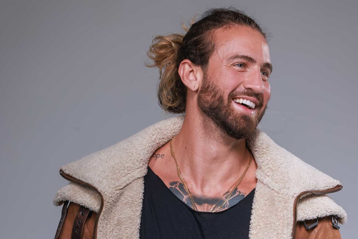 Conheça-Greggio,-DJ-e-produtor-brasileiro-que-está-conquistando-palcos-internacionais-com-sua-união-de-Afro-e-Tech-House Conheça-Greggio,-DJ-e-produtor-brasileiro-que-está-conquistando-palcos-internacionais-com-sua-união-de-Afro-e-Tech-House