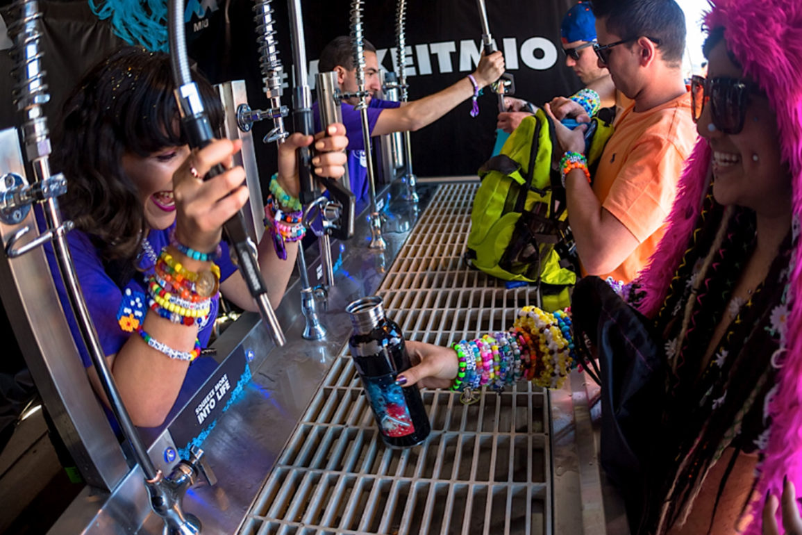 Governo-federal-obriga-distribuicao-de-agua-gratuita-em-grandes-eventos-devido-a-onda-de-calor Governo-federal-obriga-distribuicao-de-agua-gratuita-em-grandes-eventos-devido-a-onda-de-calor