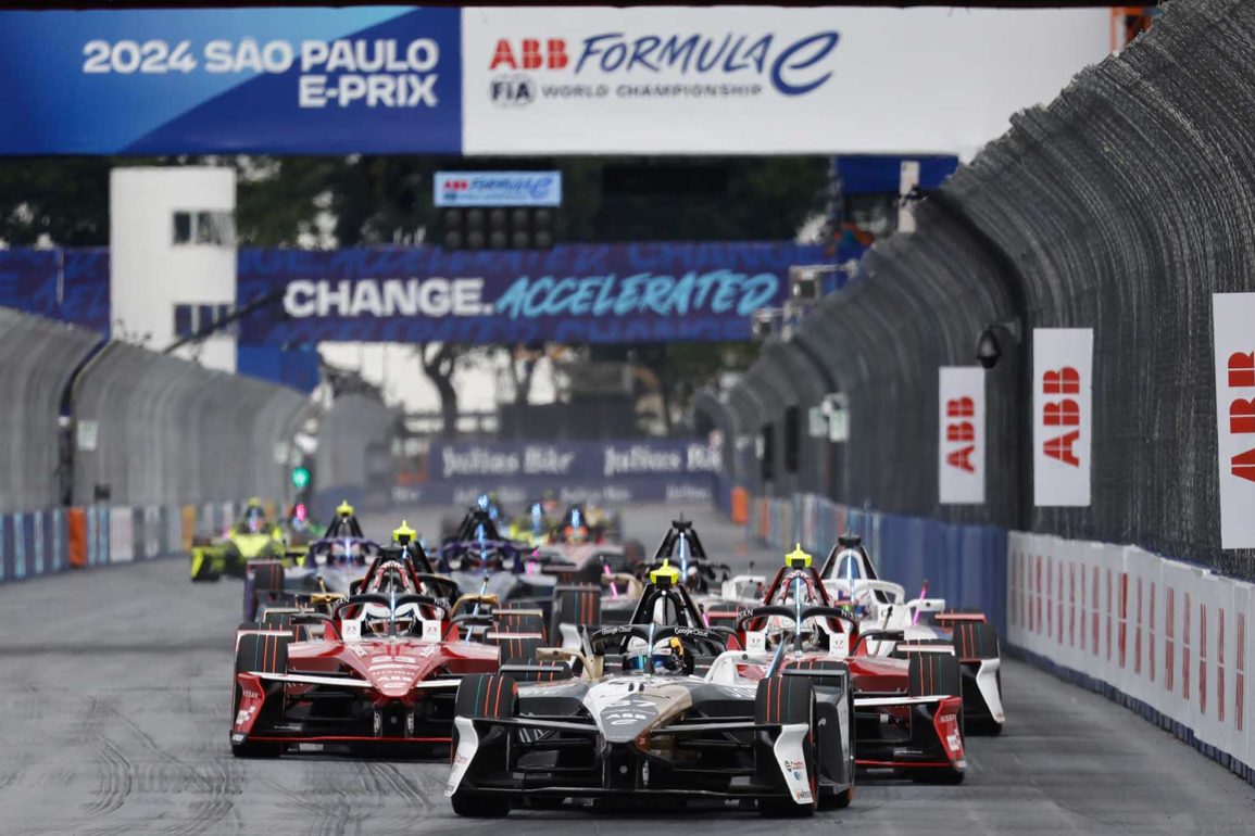 Fórmula E--Mitch-Evans,-da-Jaguar,-sai-do-último-lugar-para-vitória-no E-Prix-de-São-Paulo,-com-público-total-de-21-mil-pessoas-e-show-de-Vintage-Culture Fórmula E--Mitch-Evans,-da-Jaguar,-sai-do-último-lugar-para-vitória-no E-Prix-de-São-Paulo,-com-público-total-de-21-mil-pessoas-e-show-de-Vintage-Culture