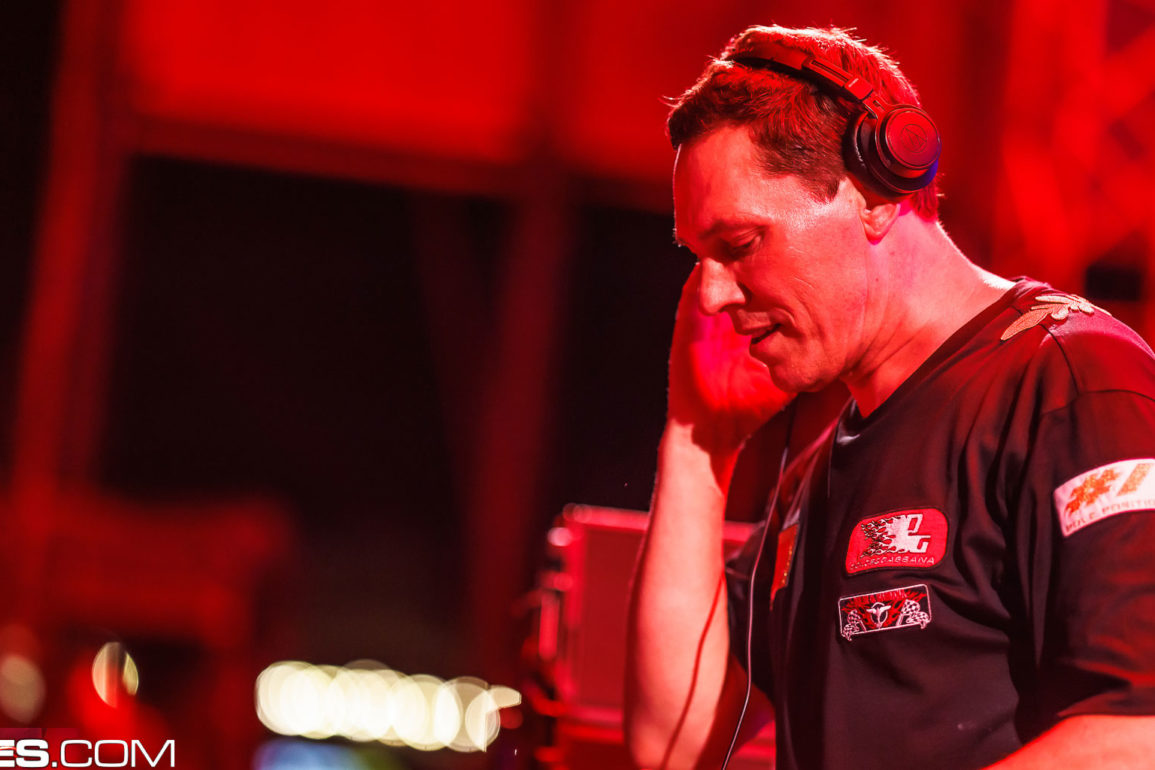 Com-duas-datas,-Tiësto-fará-extended-set-de-3-horas-no-Spring-Festival-em-NYC Com-duas-datas,-Tiësto-fará-extended-set-de-3-horas-no-Spring-Festival-em-NYC