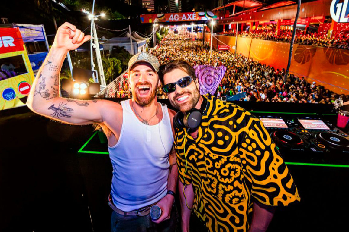 Alok-arrasta-multidao-em-Salvador-e-recebe-participacao-de-Drew-Taggart-do-The-Chainsmokers Alok-arrasta-multidao-em-Salvador-e-recebe-participacao-de-Drew-Taggart-do-The-Chainsmokers