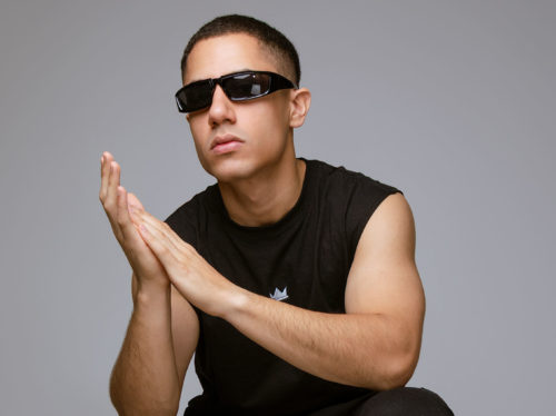 Devvian-estreia-na-cena-eletrônica-com-“The-Time”,-pela-Muzenga-Records;--ouça-e-conheça-o-DJ!