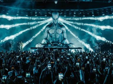 NEO--o-espetáculo-de-Mathame-que-une-música,-arte-e-tecnologia-com-uma-estátua-gigante-de-9-metros