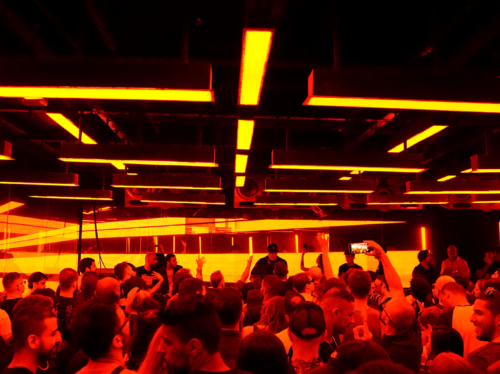 O-design-futurista-do-D-EDGE--uma-experiência-visual-e-musical-sem-igual O-design-futurista-do-D-EDGE--uma-experiência-visual-e-musical-sem-igual