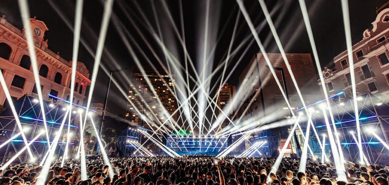 Time-Warp-Brasil-2025-confira-todas-as-informacoes-sobre-o-festival-que-acontece-no-Vale-do-Anhangabau-nos-dias-2-e-3-de-maio