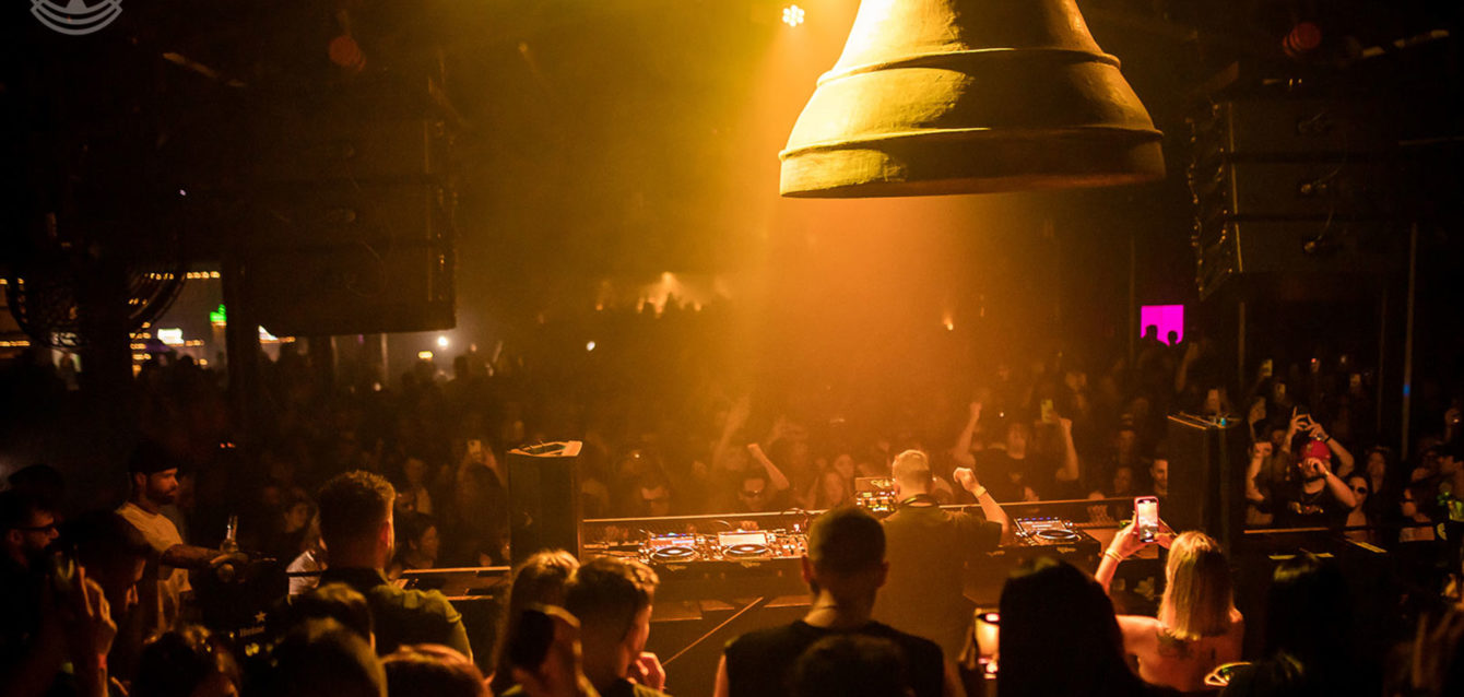 Surreal-Park-traz-os-retornos-de-D-Nox-e-ZAC-no-palco-Bells,-dia-16-de-maio Surreal-Park-traz-os-retornos-de-D-Nox-e-ZAC-no-palco-Bells,-dia-16-de-maio