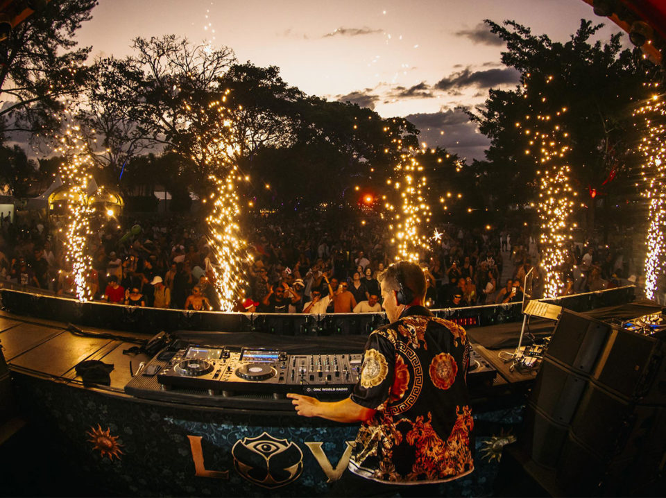 Tomorrowland-Academy-abre-concurso-para-DJs-terem-a-chance-de-se-apresentar-na-edição-do-Tomorrowland-Brasil!