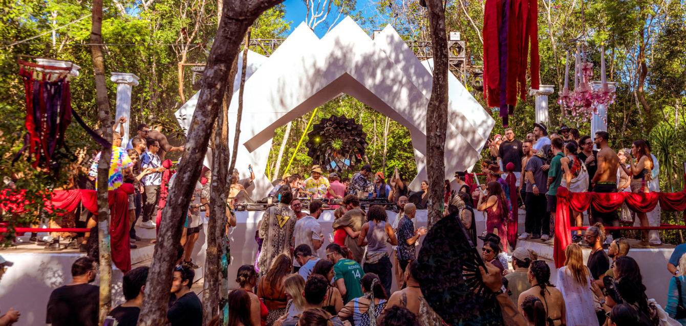 Day-Zero-Milagres-Brasil-estreia-com-Demian-Lazarus,-Honey-Dijon,-Black-Coffee-e-mais-no-dia-3-de-janeiro Day-Zero-Milagres-Brasil-estreia-com-Demian-Lazarus,-Honey-Dijon,-Black-Coffee-e-mais-no-dia-3-de-janeiro