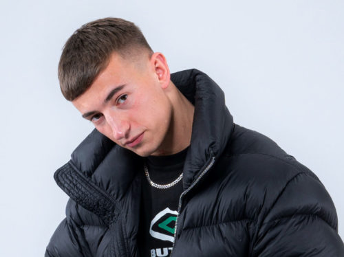 Hard-techno-em-alta--AZYR-promete-energia-total-no-Tomorrowland-Brasil Hard-techno-em-alta--AZYR-promete-energia-total-no-Tomorrowland-Brasil