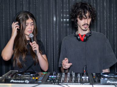 “Quebra-Cabeça”--HeyDoc!-e-Bia-Lasmar-lançam-trilha-sonora-oficial-da-ExpoTEA,-maior-conferência-de-autismo-do-mundo