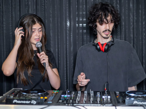 “Quebra-Cabeça”--HeyDoc!-e-Bia-Lasmar-lançam-trilha-sonora-oficial-da-ExpoTEA,-maior-conferência-de-autismo-do-mundo “Quebra-Cabeça”--HeyDoc!-e-Bia-Lasmar-lançam-trilha-sonora-oficial-da-ExpoTEA,-maior-conferência-de-autismo-do-mundo