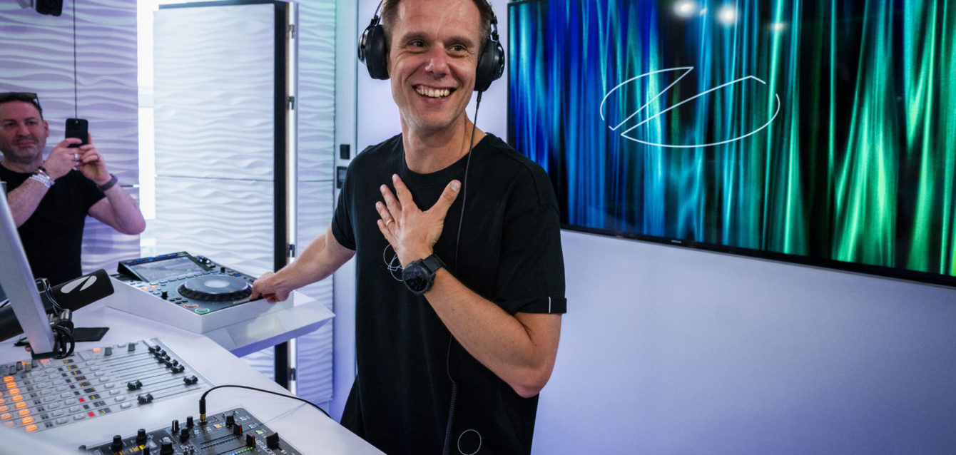 Armin-van-Buuren-lança-A-State-of-Trance-Year-Mix-2025-com-113-faixas
