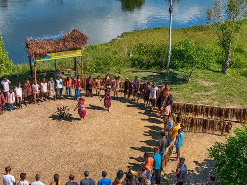 Como-o-Ritual-Dance-une-música-eletrônica,-cerimônia-de-cacau-e-cultura-indígena-no-litoral-paulista-neste-sábado