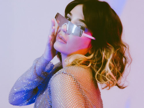 Independente-e-em-ascensão--Elisa-Amaral-realiza-apresentações-no-Tomorrowland-e-consolida-2025-como-o-ano-mais-especial-de-sua-carreira