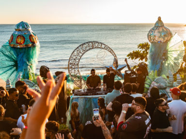 Onde-o-mar-encontra-a-música--saiba-tudo-sobre-o-Aurora-Réveillon-2026-do-Silk-Beach-Club,-em-Búzios Onde-o-mar-encontra-a-música--saiba-tudo-sobre-o-Aurora-Réveillon-2026-do-Silk-Beach-Club,-em-Búzios