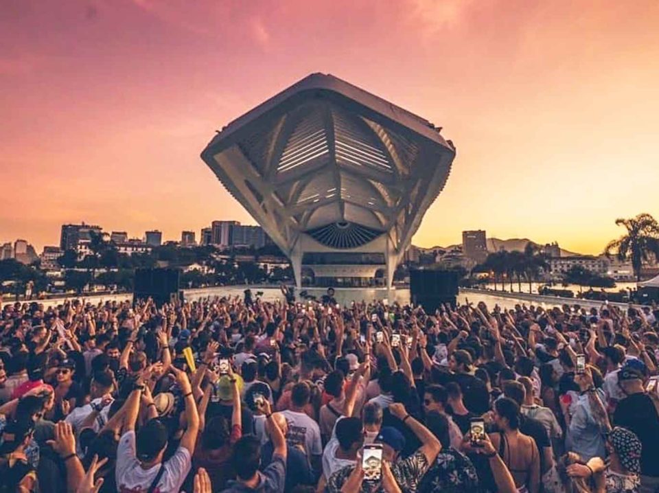 Guia-de-Carnaval-Eletrônico-2026--os-principais-eventos-confirmados-no-Brasil