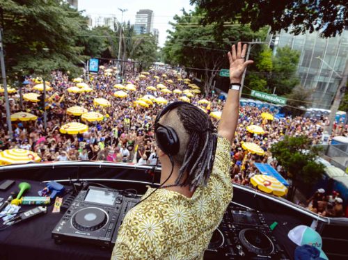 Bloco-Dre-Tarde-reúne-aproximadamente-40-mil-pessoas-na-Faria-Lima-e-se-reafirma-como-o-maior-bloco-eletrônico-de-São-Paulo