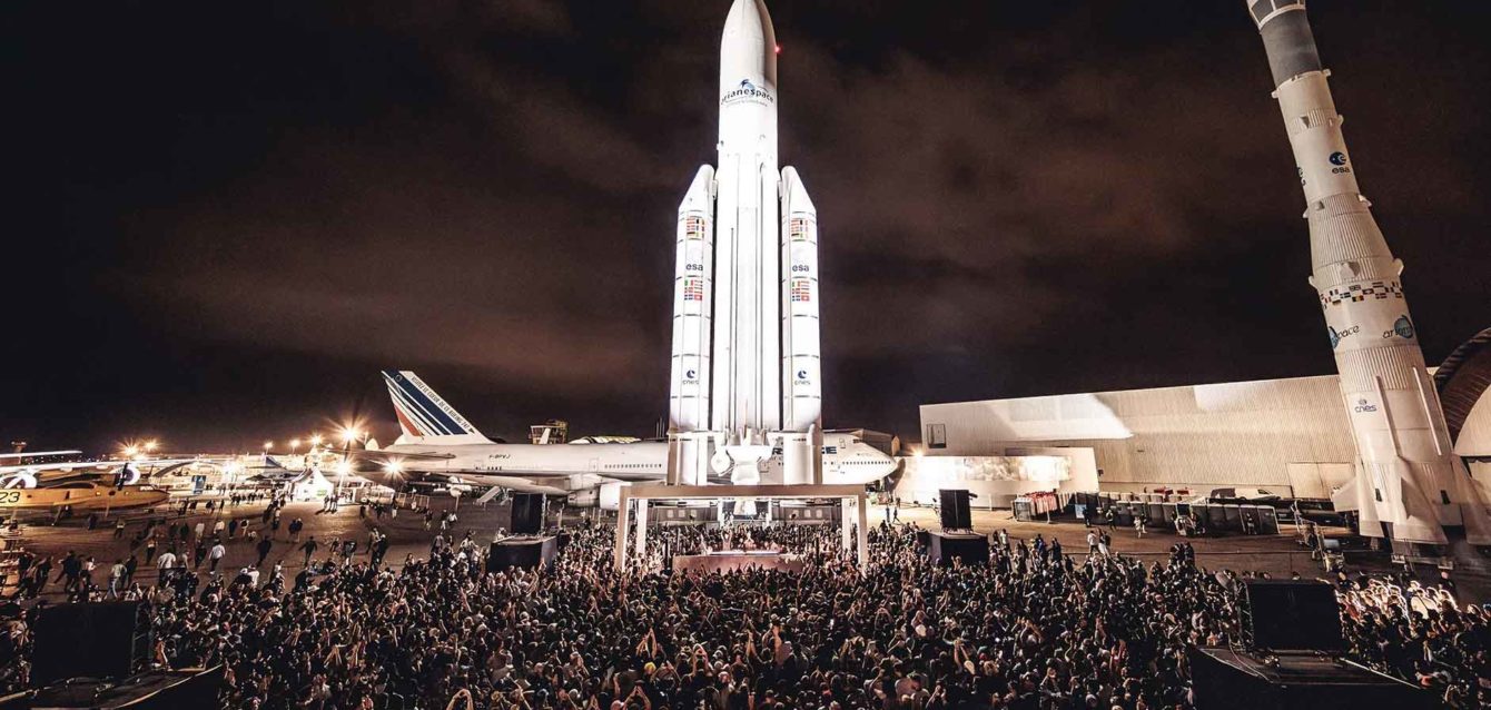 Cercle-Festival-2026-transforma-o-Museu-da-Aviação-de-Paris-em-um-dos-cenários-mais-emblemáticos-da-música-eletrônica