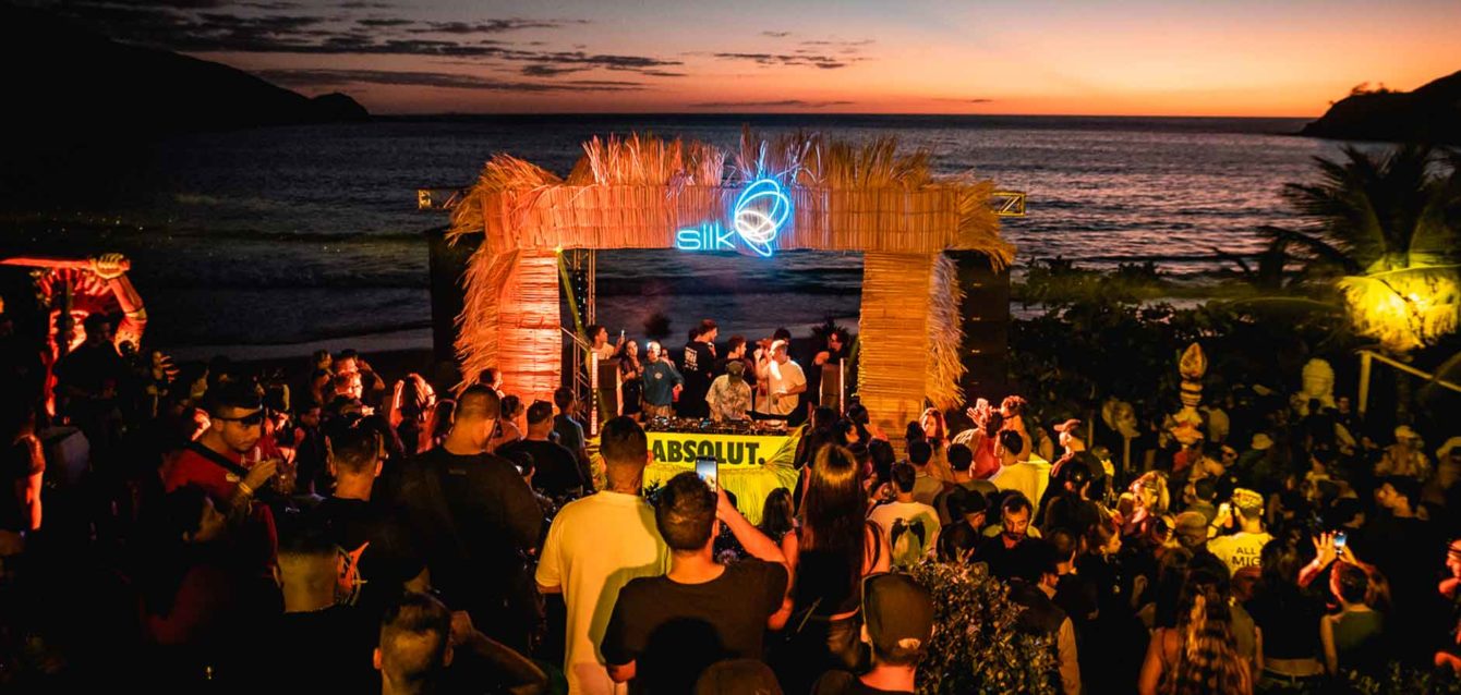 Silk-Beach-Club-Búzios-divulga-programação-especial-para-fevereiro-e-março