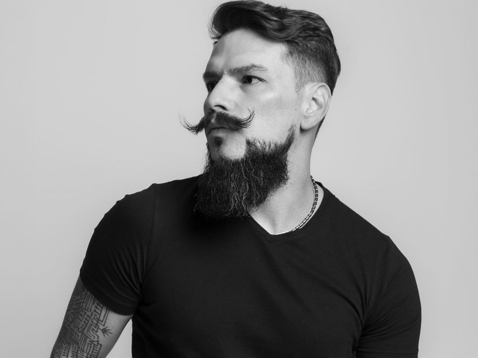 I’-ZIIMME-vive-fase-de-expansão-com-lançamentos-pela-Sirup-e-Beeside,-presença-em-rádios-internacionais-e-destaque-em-playlists-da-Apple-Music