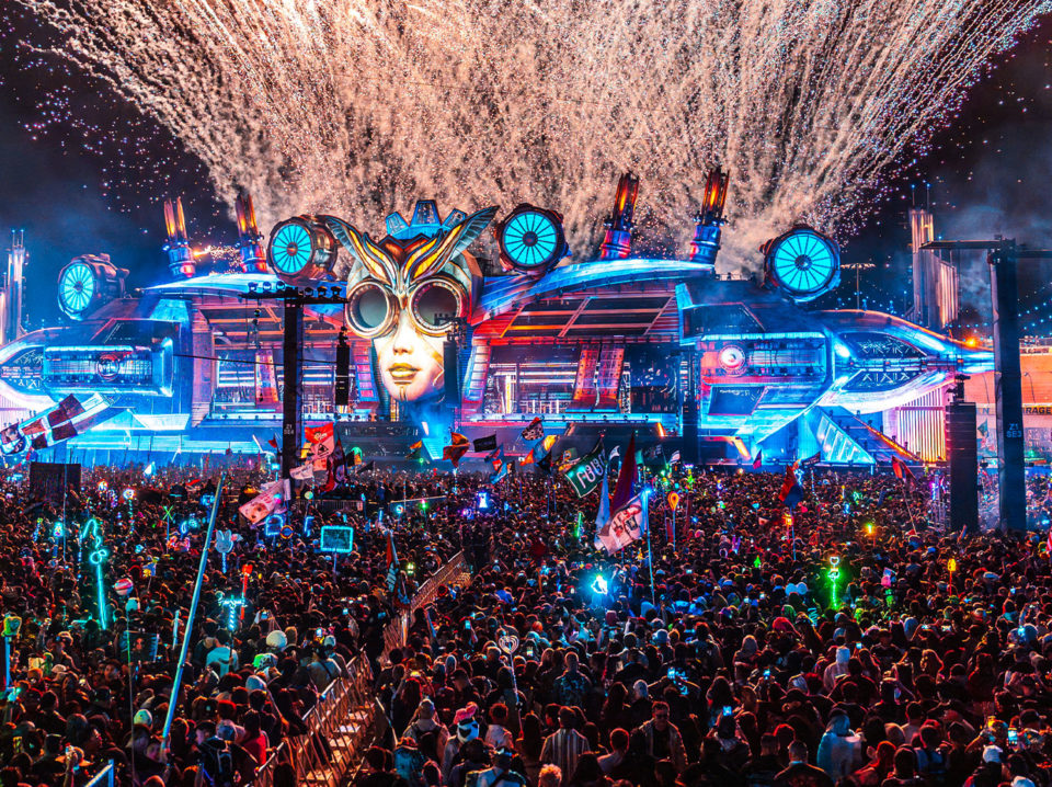 Entre nas Vibez do Electric Daisy Carnival com sets gravados que estão disponíveis no YouTube