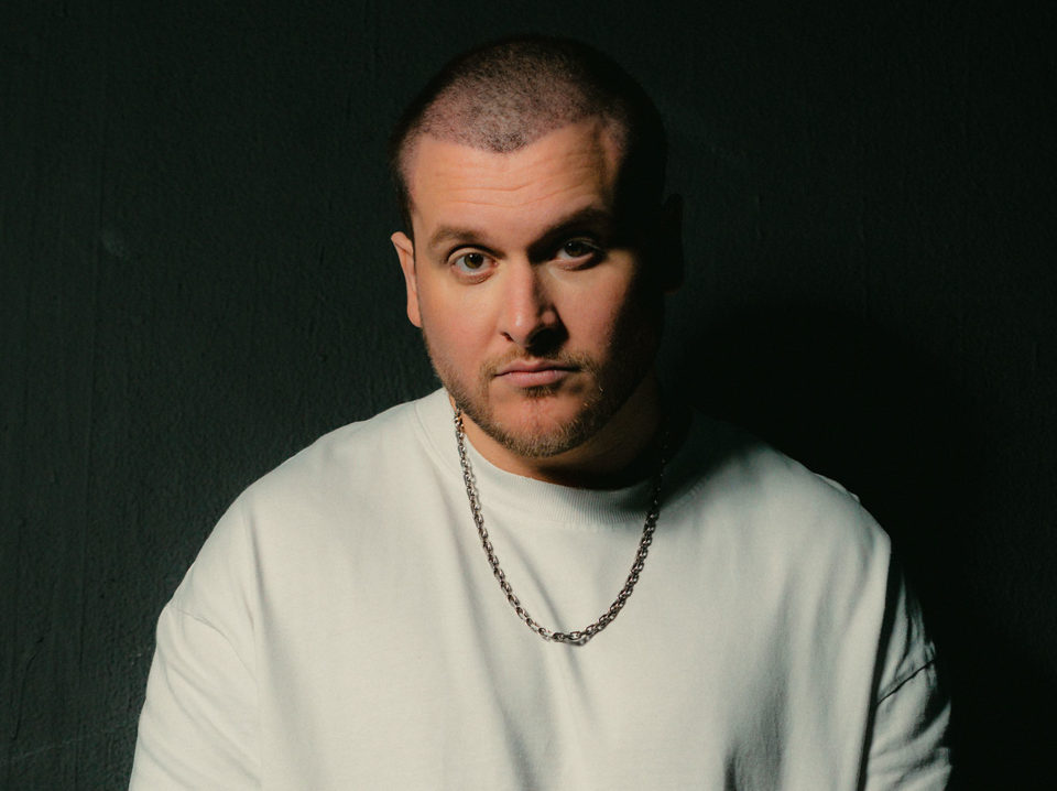 Bruno Martini resgata sonoridade nostálgica em novo single; ouça “Belong”