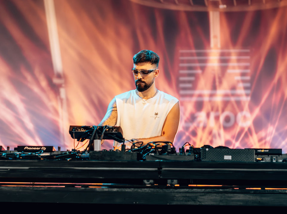 DJ e produtor brasileiro Mariz se apresenta nesta terça (23) no [UNVRS] Ibiza durante noite comandada por Anyma