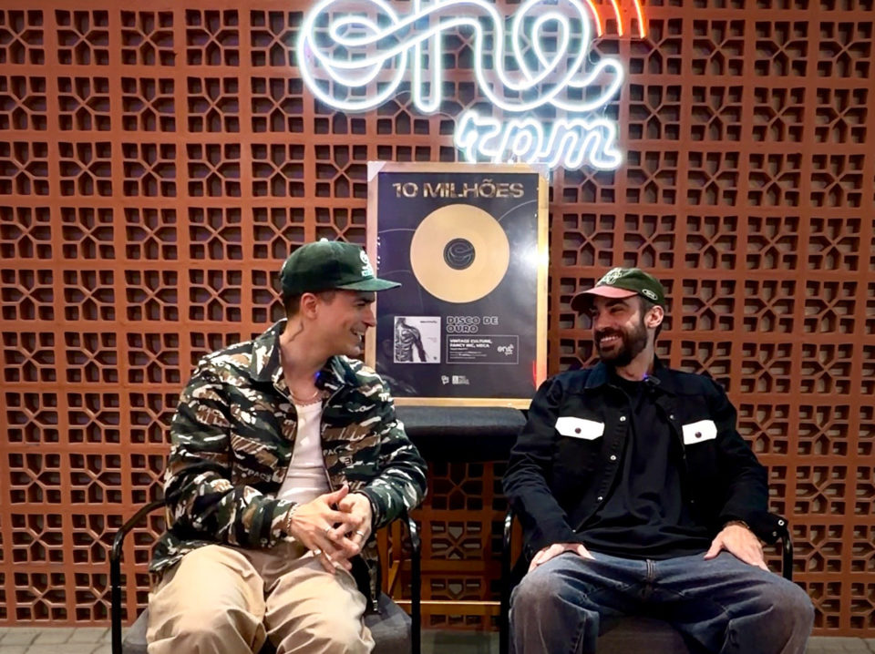 Fancy Inc e Meca celebram Disco de Ouro de “Electricity”, collab com Vintage Culture, após ultrapassar 10 milhões de streams