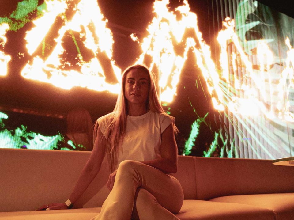 Após brilhar no verão europeu e Burning Man, Mary Mesk se prepara para a X Future, de Adriatique, dia 26 de setembro em São Paulo
